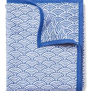 NWT ChappyWrap Blanket in Brewster Scallops